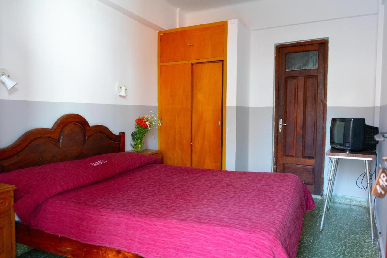 Hostal Zeballos Tarija Kültér fotó