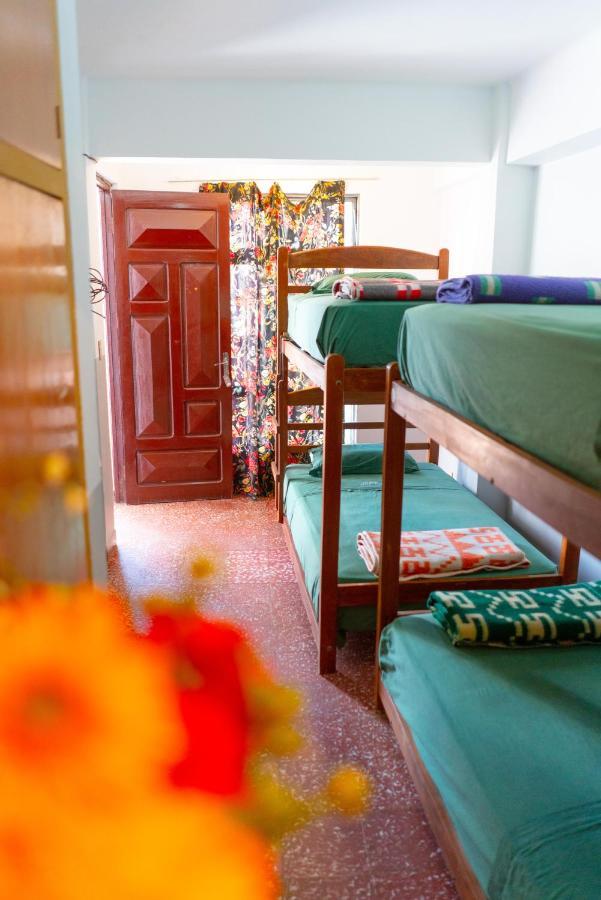 Hostal Zeballos Tarija Kültér fotó
