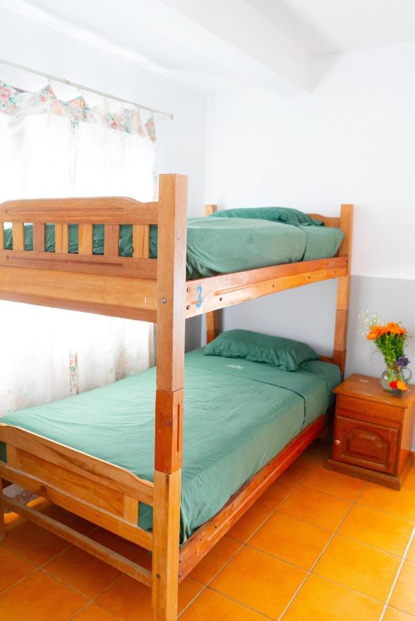 Hostal Zeballos Tarija Kültér fotó