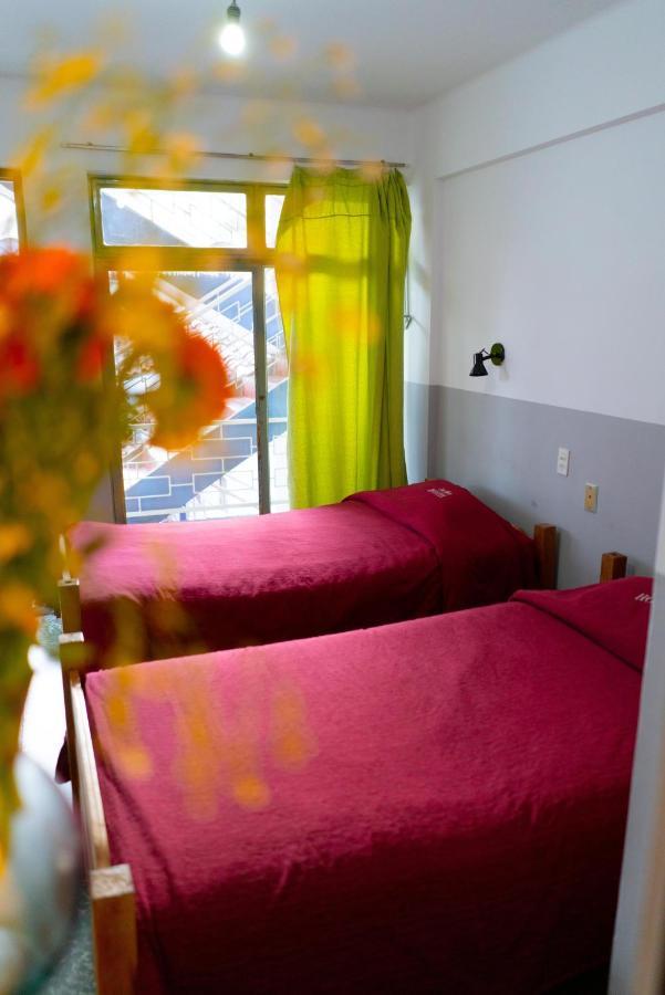 Hostal Zeballos Tarija Kültér fotó